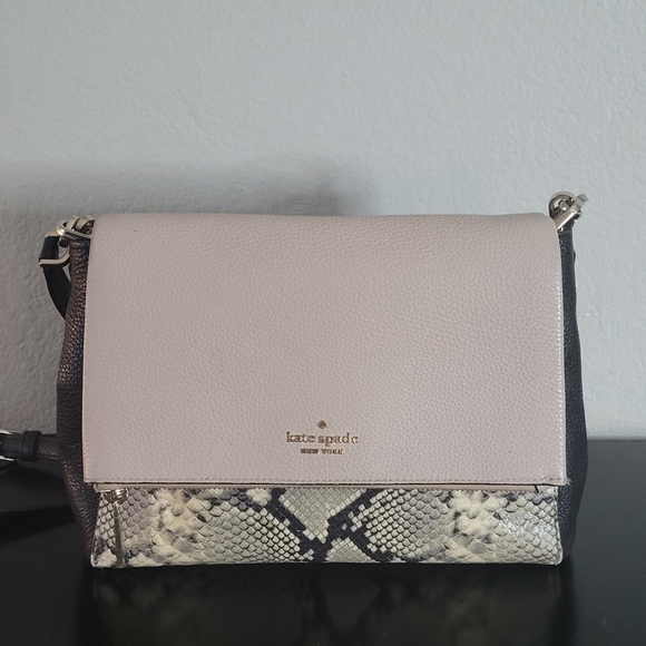 kate spade Handbags - Kate Spade Leila Medium Flap Shoulder Bag